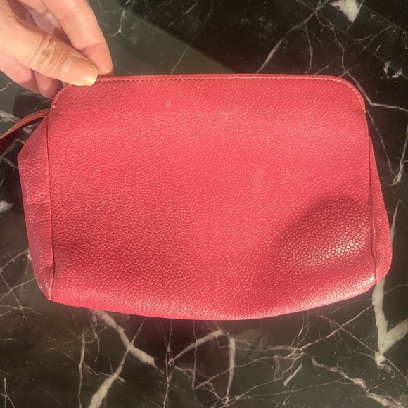 CHANEL Hot Pink Caviar Leather Pouch - Picture 4 of 8
